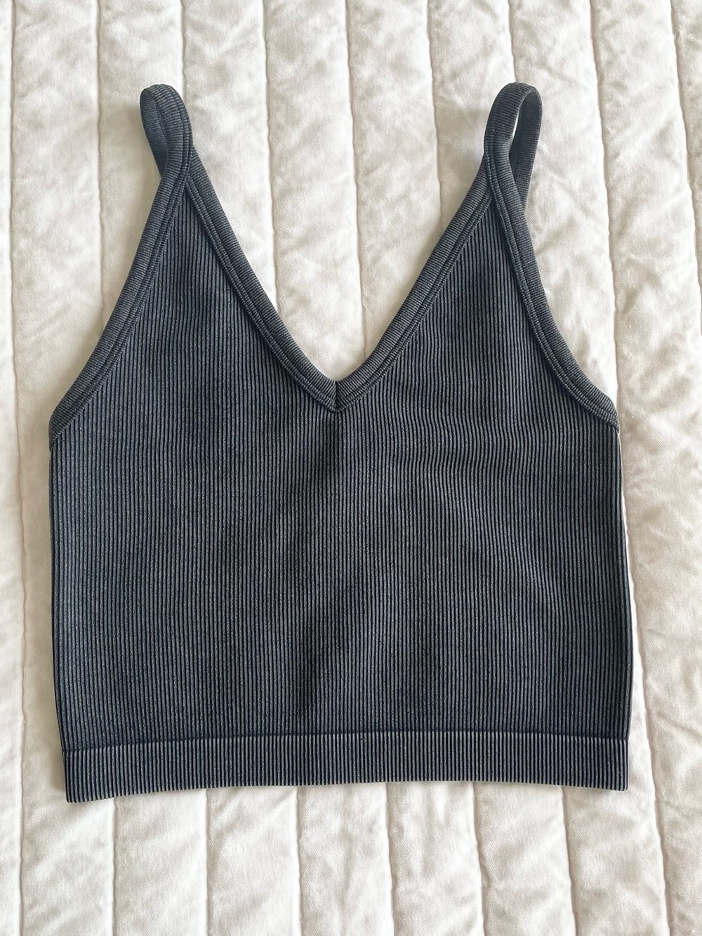 Express Body Contour Seamless Ribbed Washed V-neck Cami